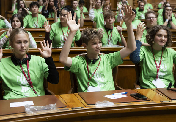 Les jeunes revendiquent 11 mesures pour changer la politique suisse
