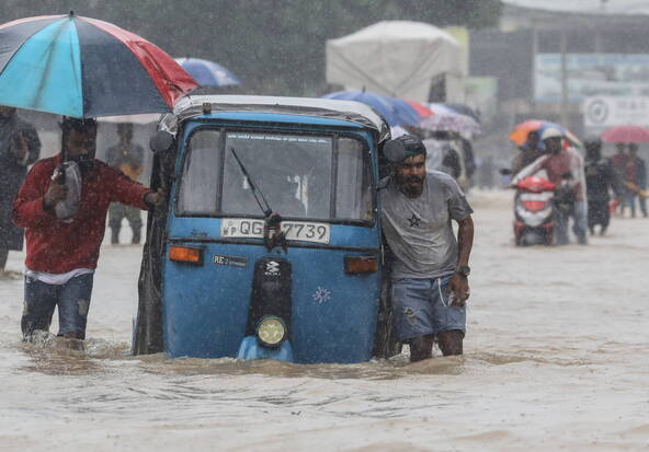 Le bilan des inondations grimpe au Sri Lanka et en Indonésie