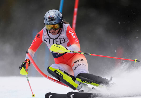 Shiffrin intouchable en slalom, Holdener au pied du podium