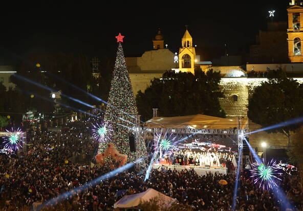 Bethléem s'illumine et retrouve un peu de joie à l'approche de Noël