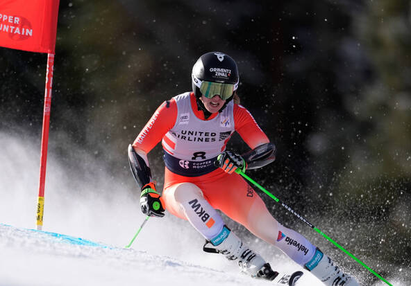 Camille Rast 5e, Alice Robinson mène à Mont-Tremblant