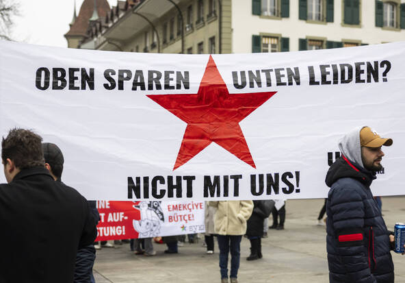 Centaines de manifestants à Berne contre les économies fédérales