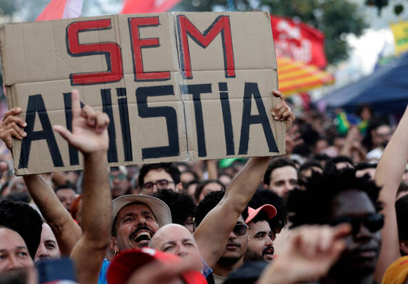 Les Brésiliens crient « non » à une réduction de peine de Bolsonaro