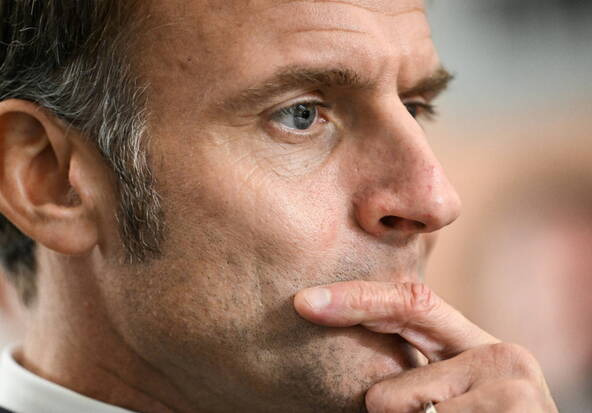 Ukraine: Macron se dit prêt à reparler à Poutine