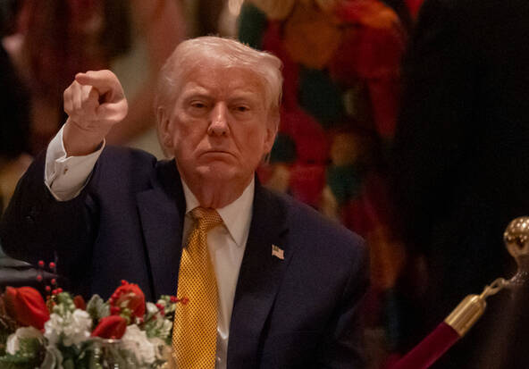 Trump souhaite un joyeux Noël aux « pourritures de gauche radicale »