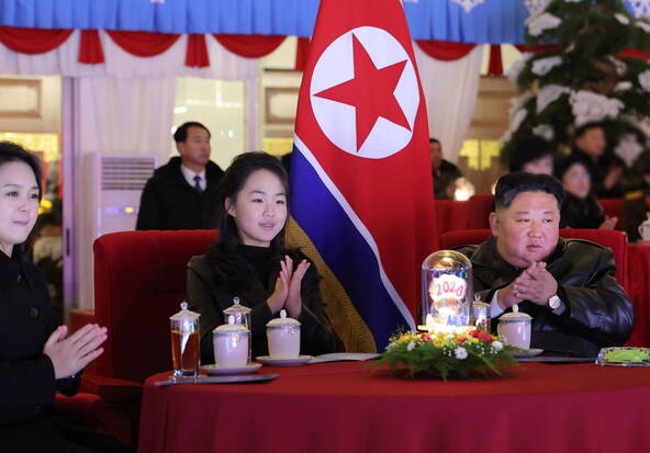 La fille de Kim Jong Un visite le mausolée des anciens dirigeants