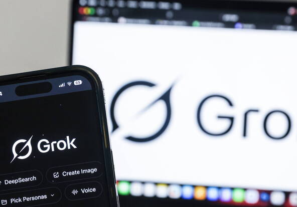 X annonce des mesures pour empêcher l'IA Grok de « déshabiller »