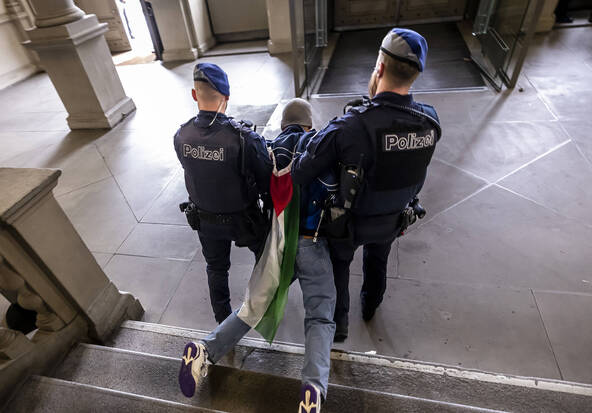 Experts à l'ONU alarmés par les poursuites après un sit-in à l'EPFZ