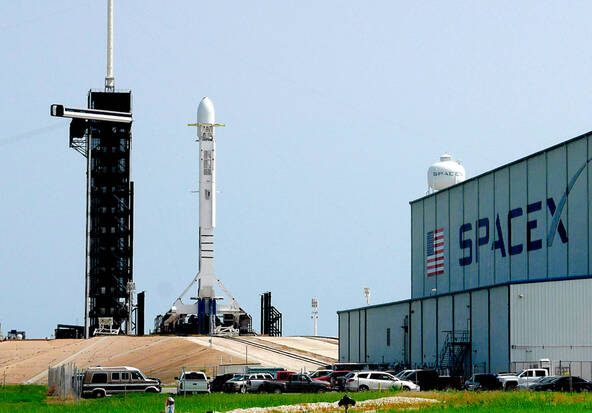 SpaceX donne la priorité à la Lune pour y établir une base