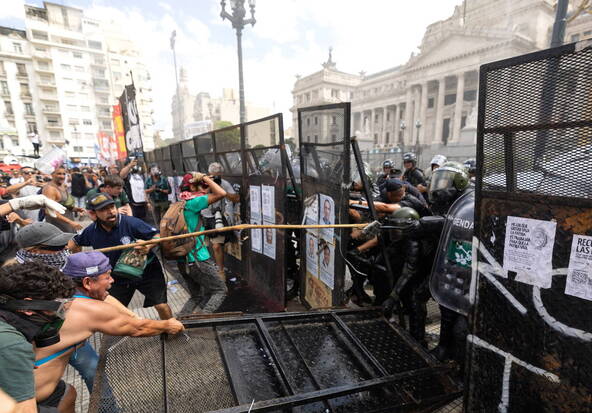 Argentine: violents accrochages en marge d'une manif