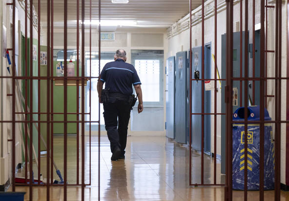 Les prisons suisses à l'étroit face à la surpopulation carcérale