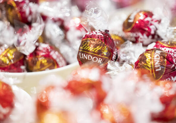 Lindt condamné à indemniser le Comité Champs-Elysées pour un spot