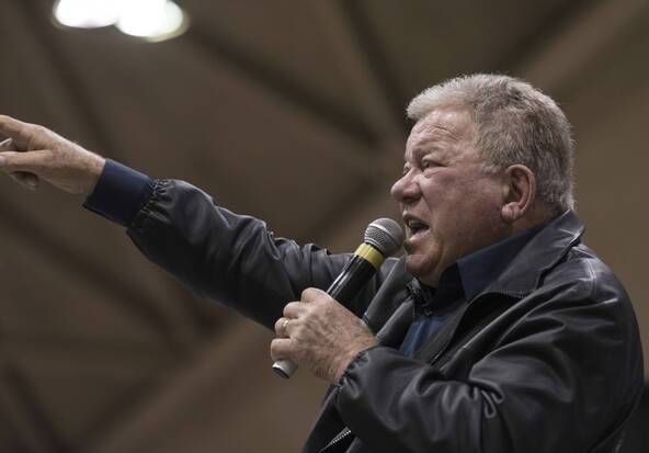 A 94 ans, le capitaine Kirk annonce un album de metal