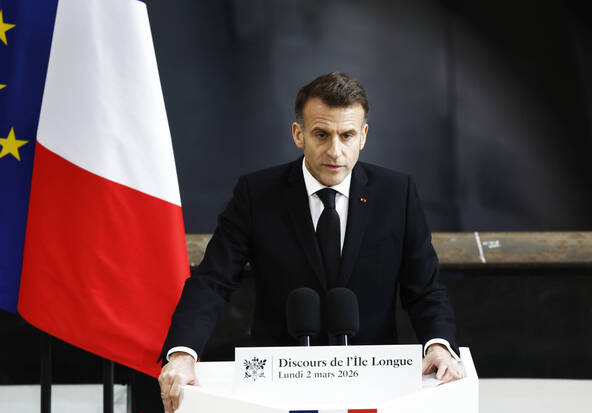 Huit pays d'Europe intéressés par la « dissuasion avancée » française