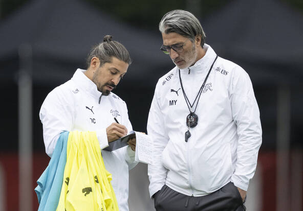 Murat Yakin donne un entraînement aux jeunes du FC Lutry