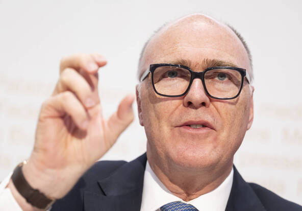 Relèvement de la TVA pour l'armée maintenu malgré les critiques