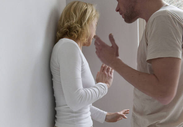 Une loi-cadre pour mieux lutter contre la violence domestique