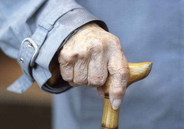 La Suisse renforce la protection des personnes âgées