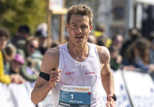 Hommage aux victimes de l'incendie de Chiètres à la Kerzerslauf