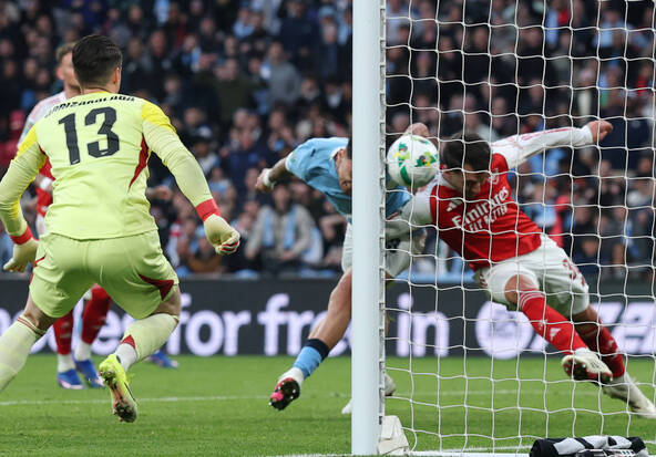 Coupe de la Ligue anglaise: Manchester City domine Arsenal