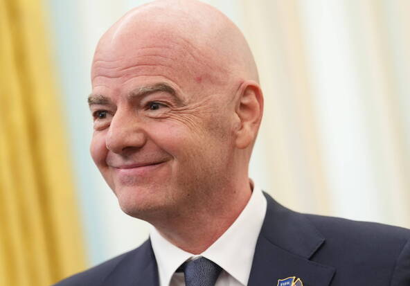 Maillots africains: le pari d'Infantino profite à des enfants