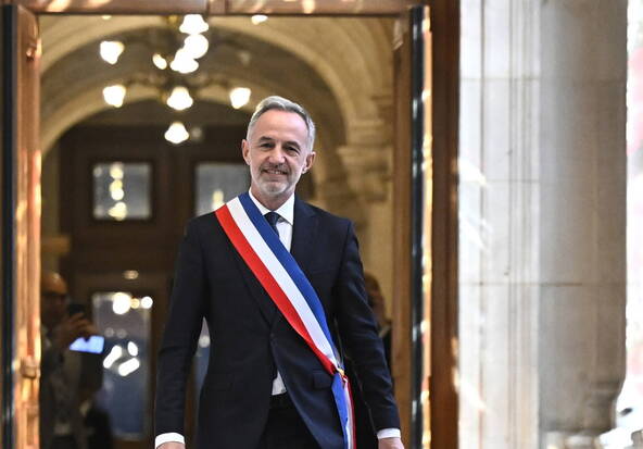 Le socialiste Emmanuel Grégoire officiellement élu maire de Paris