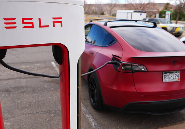 Tesla: ventes en hausse, mais en deçà des attentes