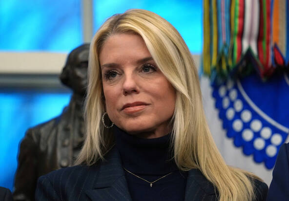 Trump confirme le départ de la ministre de la Justice