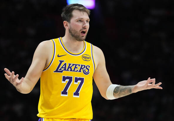 Le Thunder écrase les Lakers, Doncic sorti blessé