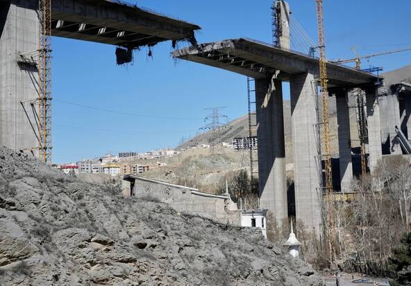 Israël ciblé par l'Iran, Trump menace les infrastructures d'Iran