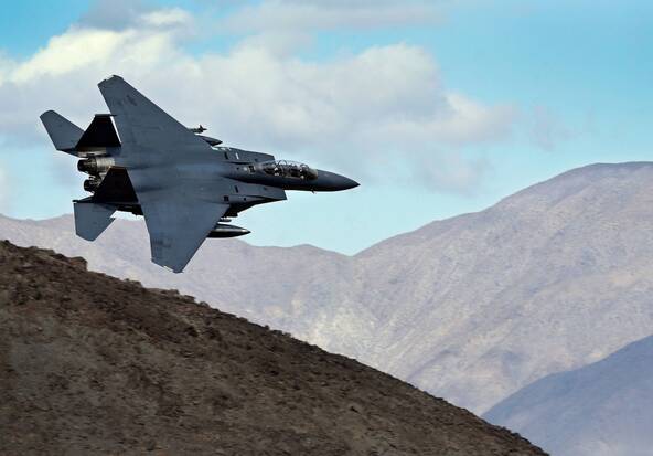 Israël ciblé par l'Iran, Trump menace les infrastructures d'Iran