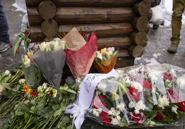 Un prévenu refuse de répondre aux questions des procureures