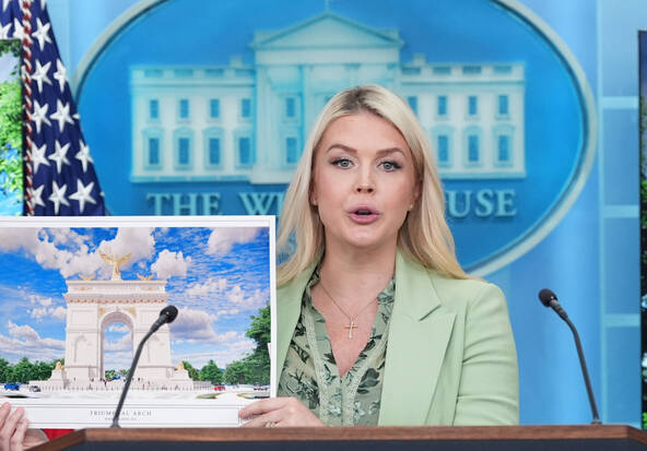 L'arche monumentale voulue par Trump officiellement baptisée