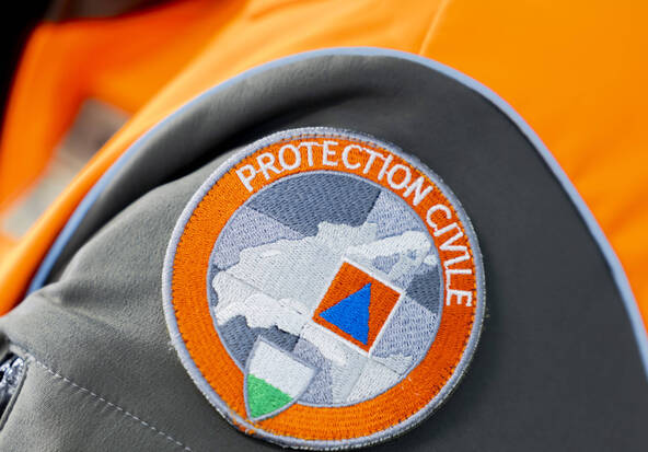 Un comité interpartis défend un service civil exceptionnel