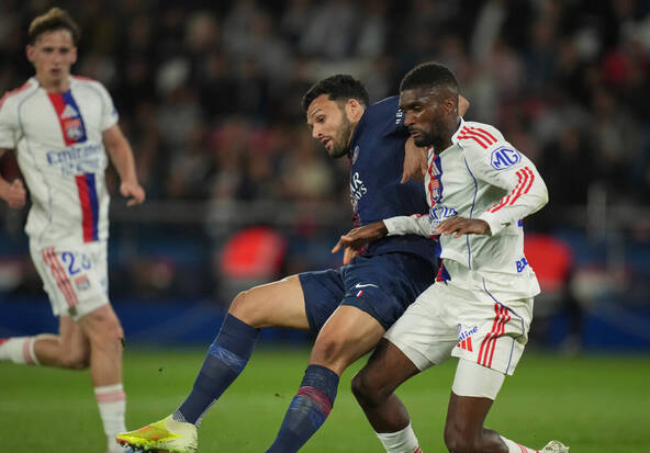 Paris manque l'occasion de prendre le large