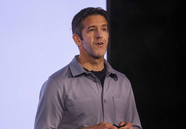 Apple: John Ternus remplacera Tim Cook début septembre