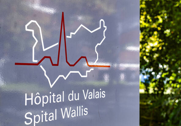 Factures de l'Hôpital du Valais: le Canton calme le jeu