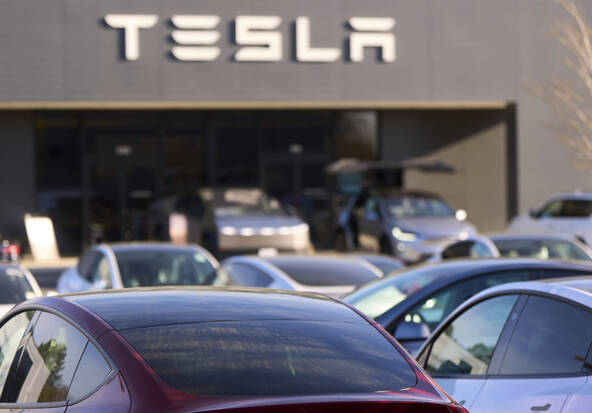 Tesla va créer 1000 emplois d'ici fin juin dans son usine allemande
