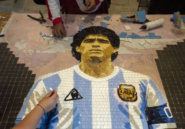 Argentine: deux soeurs et l'avocat de Maradona accusés de fraude