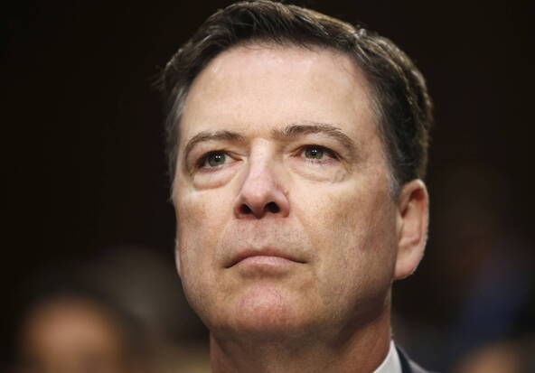 Inculpé, l'ex-directeur du FBI Comey s'est présenté à la justice