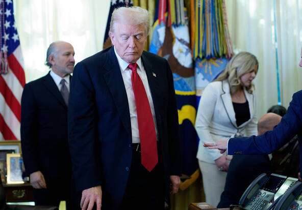 Porter un gilet pare-balles? Pas bon pour la ligne, répond Trump