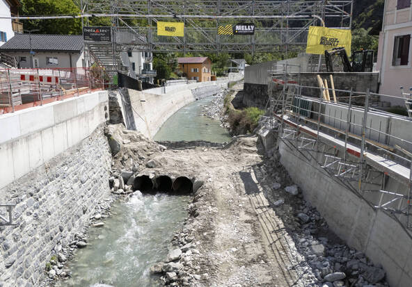 La faille des Fios en Anniviers s'agrandit, Chippis détruit un pont