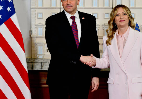 Iran: Rubio somme les Européens de partager le fardeau