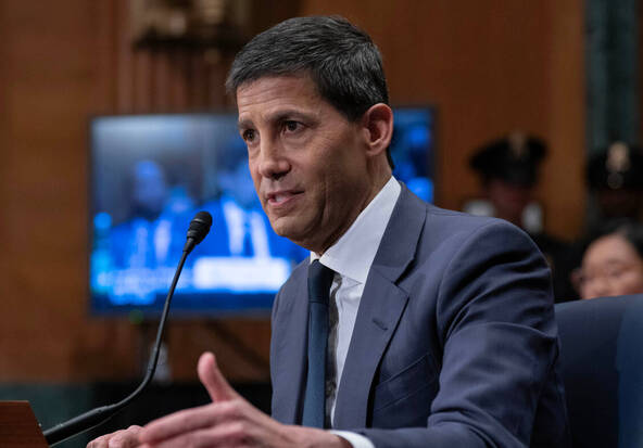 Kevin Warsh prend la tête de la banque centrale américaine