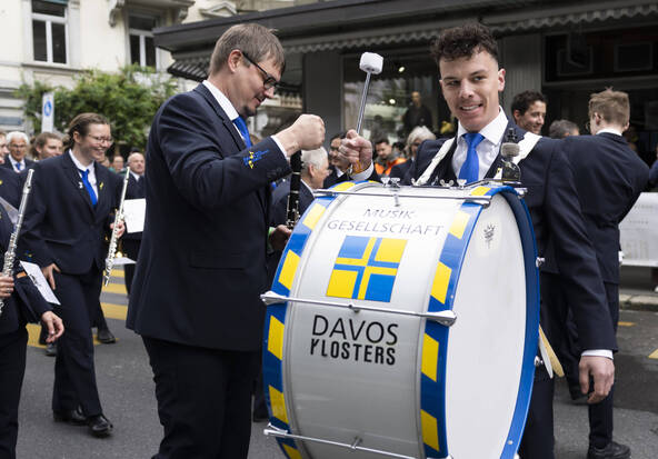 Fête fédérale de musique à Bienne: la parade a bien commencé