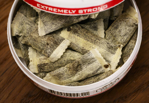 Alerte de l'OMS sur le succès des sachets de nicotine, addictifs