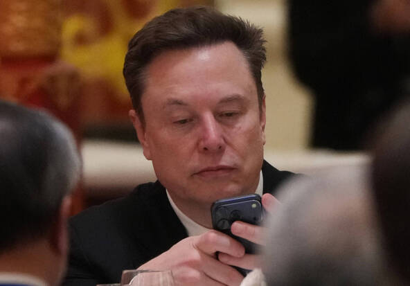 Procès OpenAI: Elon Musk reproche un « épouvantable précédent »