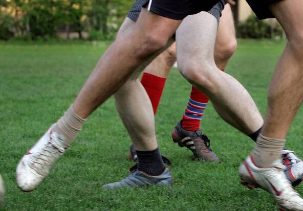 Une campagne de la Suva pour éviter les accidents de foot amateur