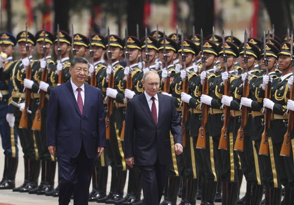 Xi reçoit Poutine en sommet quelques jours après la visite de Trump