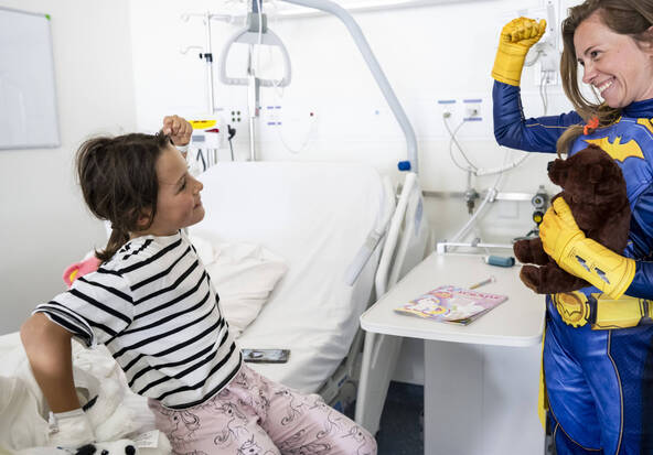 Lausanne: des super-héros investissent l'Hôpital des enfants